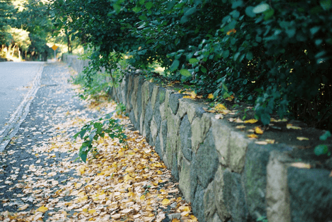 Muro de arrimo: Conheça mais sobre o muro de contenção em pedra